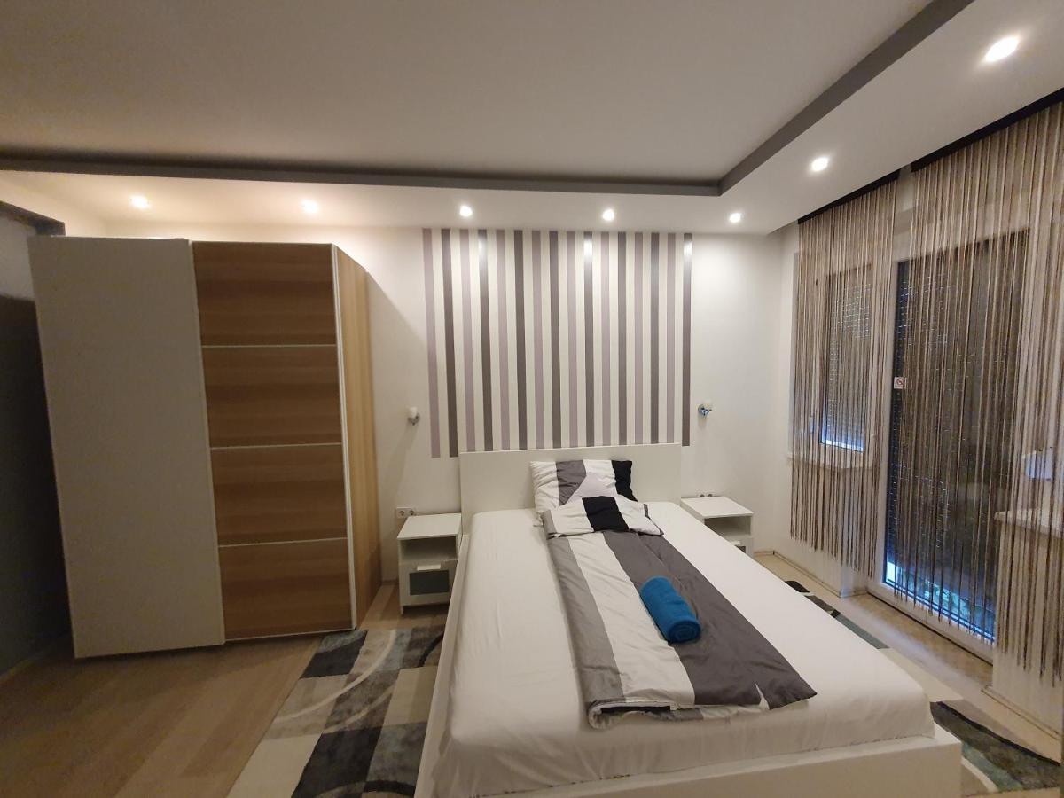 Viola Apartman with infra sauna Apartment Szeged Bagian luar foto